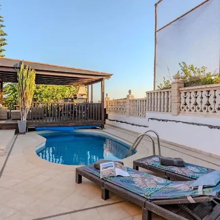 Exclusive Oceanfront With Pool & Golf Views *