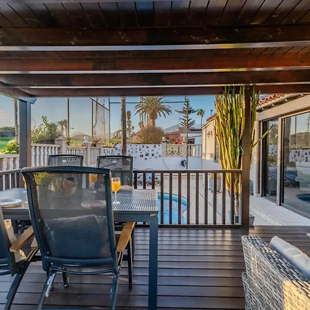 펜션 Exclusive Oceanfront With Pool & Golf Views