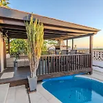 Exclusive Oceanfront With Pool & Golf Views Hébergement de vacances *