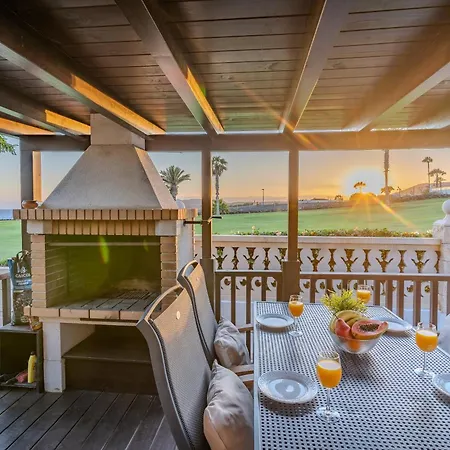 Oceanfront - Amarilla Breeze Сasa de vacaciones