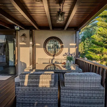 Oceanfront - Amarilla Breeze *